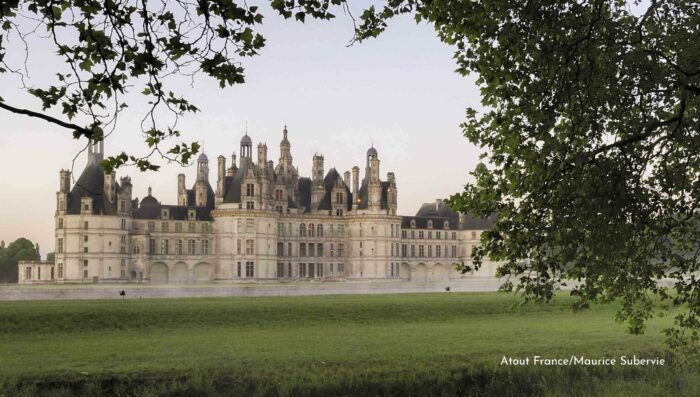 foggy morning at castle of chambord loire valley